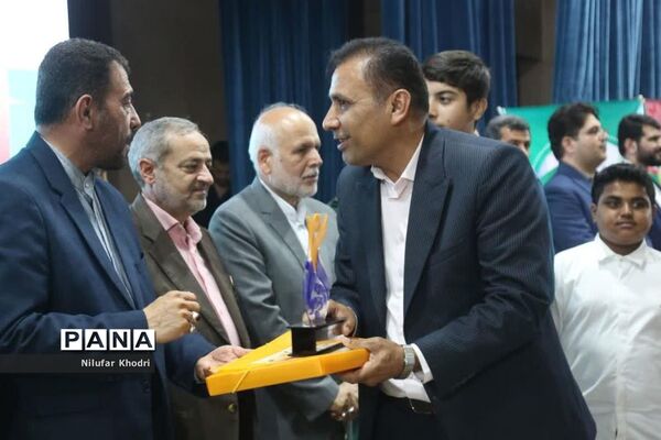 تجلیل از فعالان دوازدهمین جشنواره نوجوان سالم  در بوشهر