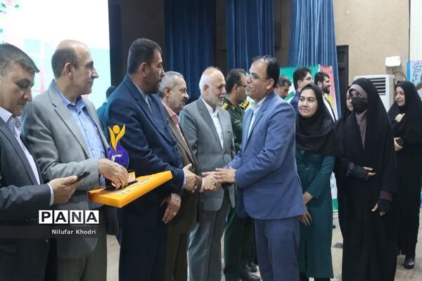 تجلیل از فعالان دوازدهمین جشنواره نوجوان سالم  در بوشهر