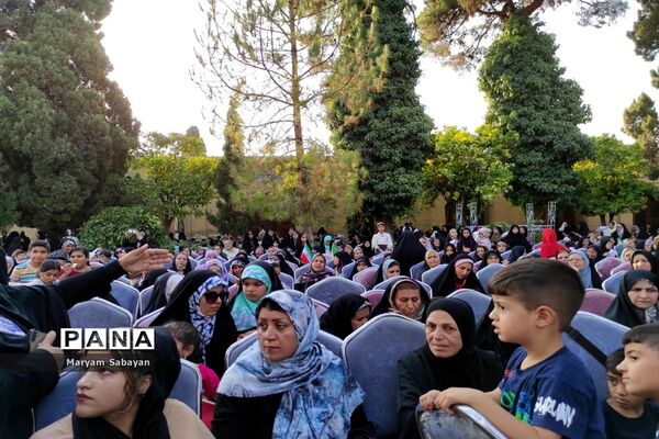 اجتماع بزرگ مدافعان حریم خانواده در شیراز