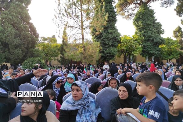 اجتماع بزرگ مدافعان حریم خانواده در شیراز