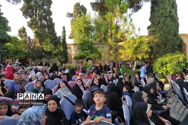 اجتماع بزرگ مدافعان حریم خانواده در شیراز