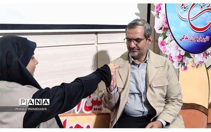تمامی دانش آموزان باید جرأت نه گفتن را در خود پرورش دهند