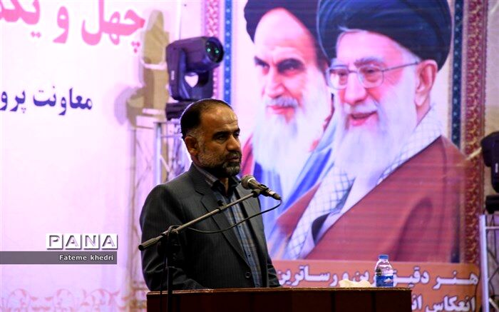 تقدیر از دانش‌آموزان هنرمند موجب زنده نگه داشتن شور و نشاط هنری در جامعه می‌شود