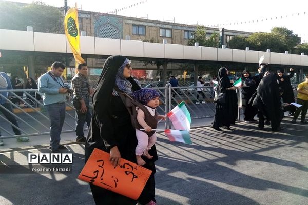 برگزاری اجتماع بزرگ و باشکوه مردمی مدافعان حریم خانواده در میدان بسیج