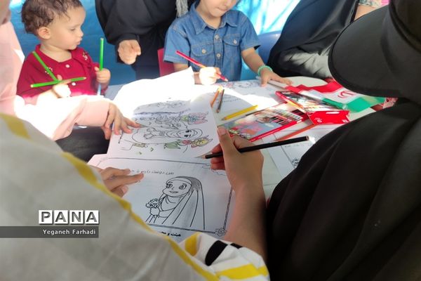 برگزاری اجتماع بزرگ و باشکوه مردمی مدافعان حریم خانواده در میدان بسیج