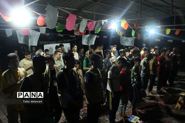 محفل انس با قرآن در اردوی یاورمربیان شهرستان‌های تهران