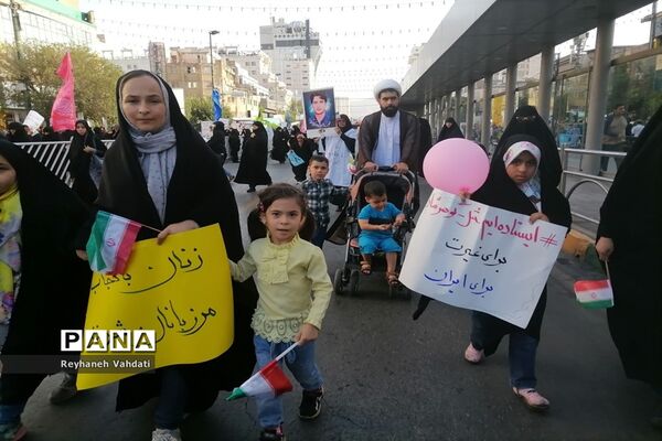 اجتماع بزرگ مردمی مدافعان حریم خانواده در مشهد