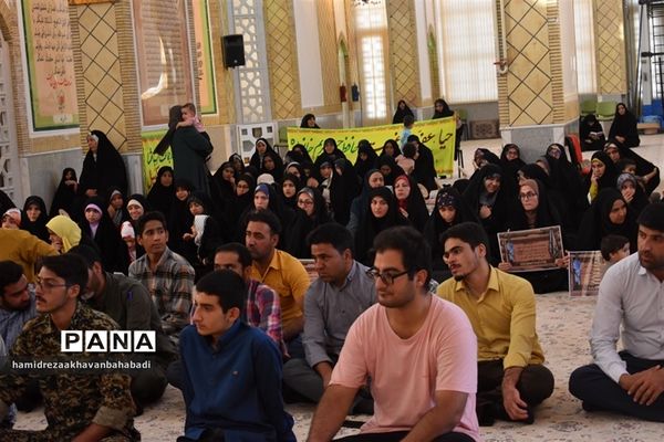 برپایی گردهمایی اصحاب عشق با حضور حاج حسین یکتا در بهاباد