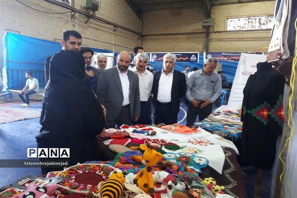بازدید معاون عمرانی وزیر آموزش و پرورش از جشنواره تابستانه دانش‌آموزی در ابرکوه