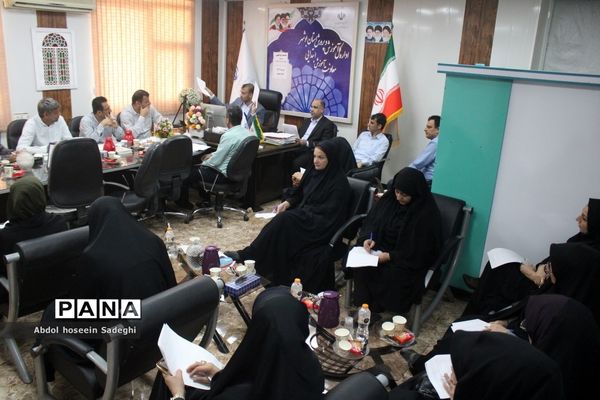 نشست توجیهی تسهیل‌گران آزمون استخدامی آموزش و پرورش استان بوشهر