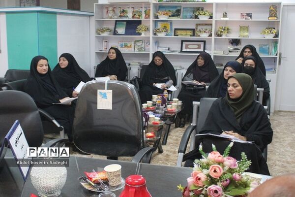 نشست توجیهی تسهیل‌گران آزمون استخدامی آموزش و پرورش استان بوشهر