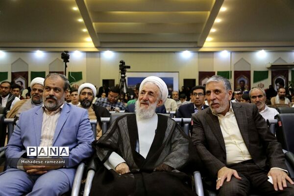 بازدید جمعی از مسئولان کشوری و استانی از اولین نمایشگاه تخصصی خانواده (مهرانه)