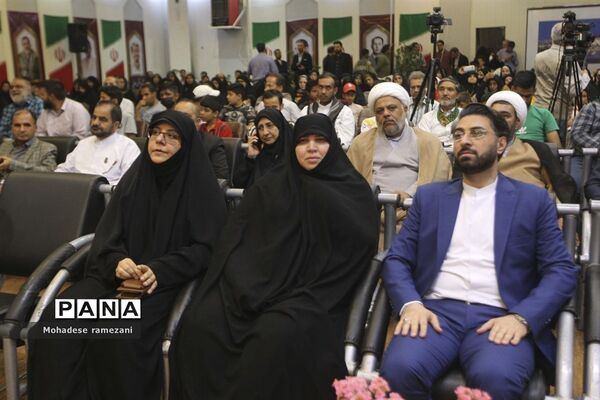 بازدید جمعی از مسئولان کشوری و استانی از اولین نمایشگاه تخصصی خانواده (مهرانه)