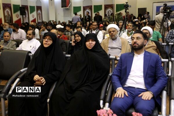 بازدید جمعی از مسئولان کشوری و استانی از اولین نمایشگاه تخصصی خانواده (مهرانه)