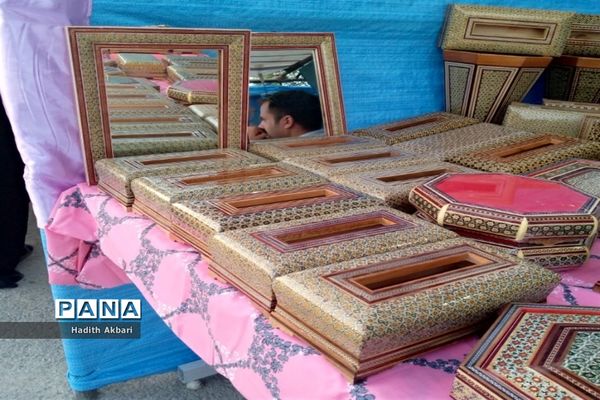 برگزاری نمایشگاه در شهرستان بن به‌مناسبت نکوداشت روز بن