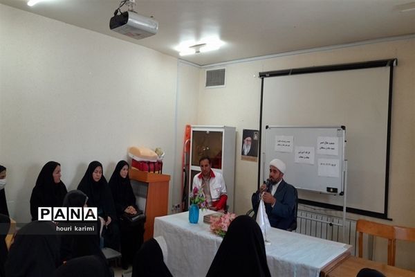 برگزاری کارگاه آموزشی عفاف و حجاب هلا ل احمرشهرستان مانه و سملقان