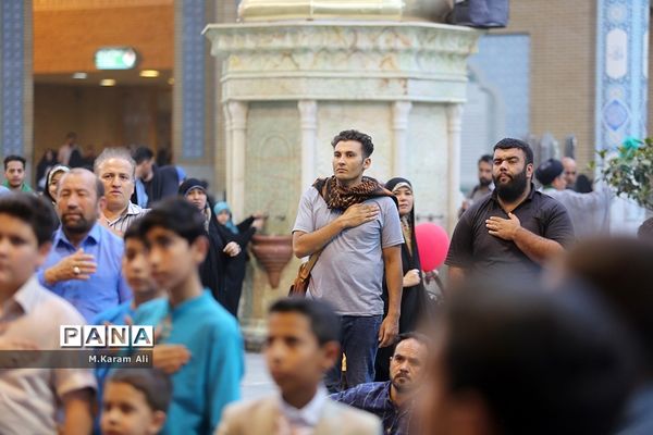 نوحه‌خوانی نوجوانان در حرم حضرت معصومه(س)