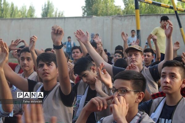مسابقات طناب‌کشی در اردوی یاورمربیان سازمان دانش‌آموزی شهرستان‌های تهران