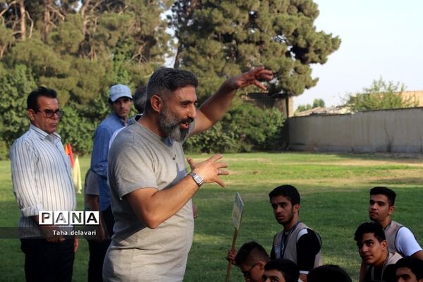 مسابقات طناب‌کشی در اردوی یاورمربیان سازمان دانش‌آموزی شهرستان‌های تهران
