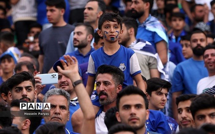 حسینی با استقلال سفید امضا کرد