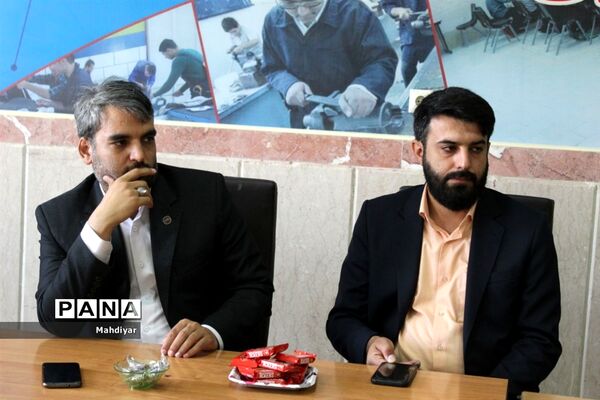 دیدار مدیرکل آموزش پرورش شهرستان‌های استان تهران با گروه جهادی وتر‌
