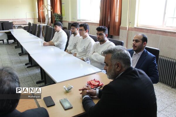 دیدار مدیرکل آموزش پرورش شهرستان‌های استان تهران با گروه جهادی وتر‌