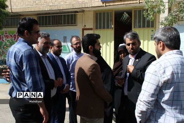 بازدید مدیرکل آموزش و پرورش شهرستان‌های استان تهران  از پژوهش‌سرای دانش‌آموزی منطقه جوادآباد