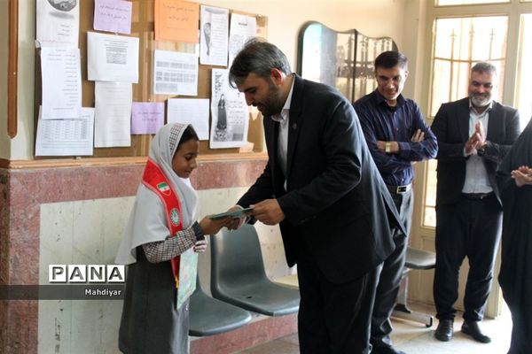 بازدید مدیرکل آموزش و پرورش شهرستان‌های تهران  از پایگاه‌های اوقات فراغت شهر جوادآباد