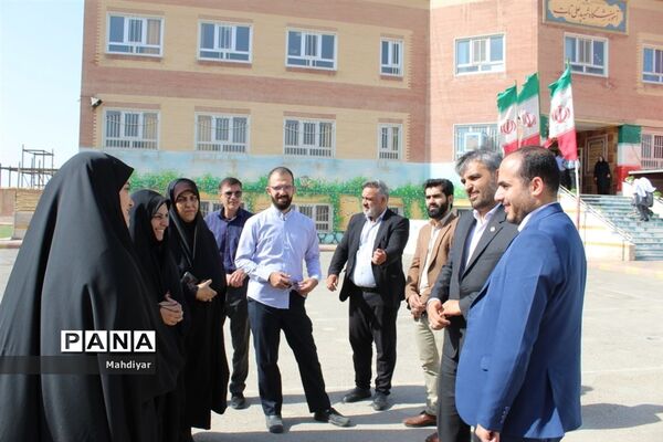 بازدید مدیرکل آموزش و پرورش شهرستان‌های تهران  از پایگاه‌های اوقات فراغت شهر جوادآباد