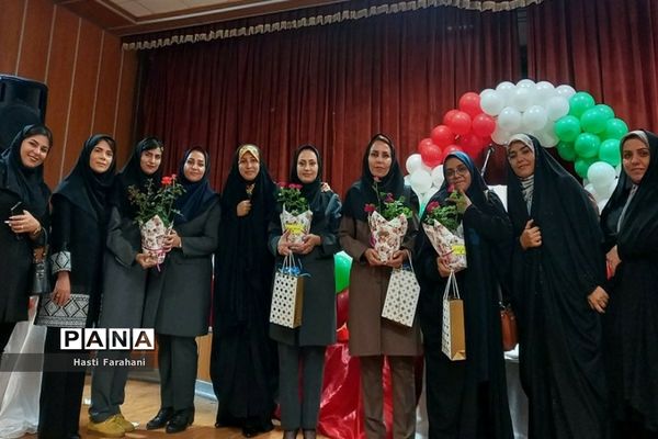 مراسم تجلیل و تقدیر از مربیان مدرسه حدیث مهر شهرستان قرچک