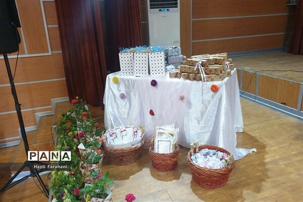 مراسم تجلیل و تقدیر از مربیان مدرسه حدیث مهر شهرستان قرچک