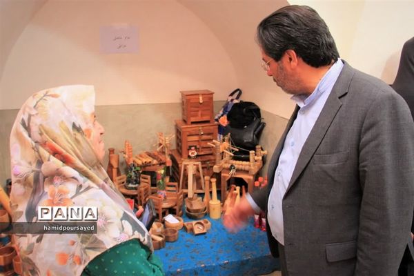 افتتاح نمایشگاه صنایع‌دستی و محصولات خانگی شهرستان ابرکوه