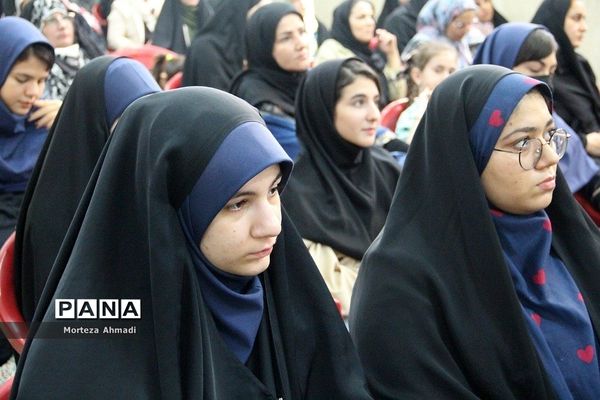 همایش یک روز با هدایت تحصیلی در مدارس متوسطه اول