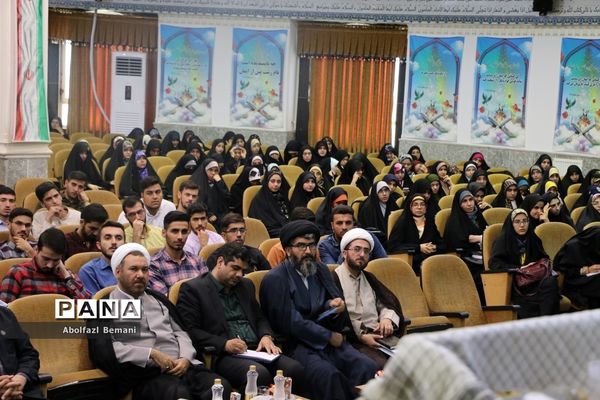 دوره توانمندسازی دست‌اندرکاران کنگره دانشجومعلمان شهید کشور در قم