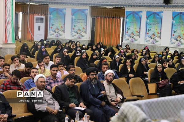 دوره توانمندسازی دست‌اندرکاران کنگره دانشجومعلمان شهید کشور در قم