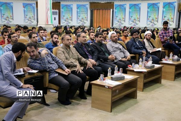 دوره توانمندسازی دست‌اندرکاران کنگره دانشجومعلمان شهید کشور در قم