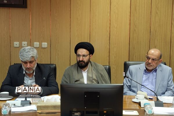 دیدار جمعی از خیرین سلامت کشور با وزیر آموزش و پرورش