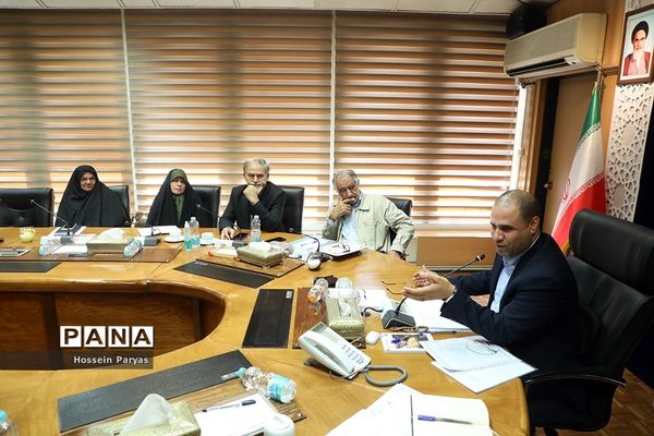 دیدار جمعی از خیرین سلامت کشور با وزیر آموزش و پرورش