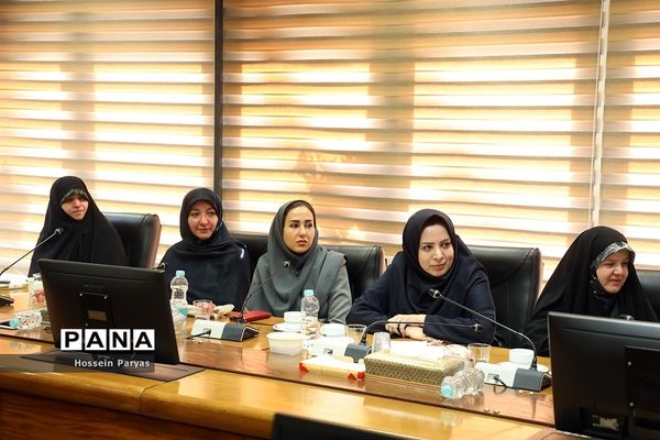 دیدار جمعی از خیرین سلامت کشور با وزیر آموزش و پرورش