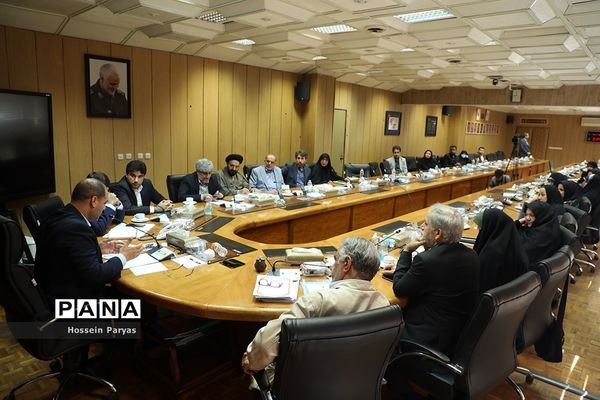 دیدار جمعی از خیرین سلامت کشور با وزیر آموزش و پرورش