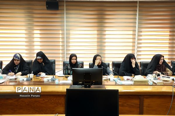 دیدار جمعی از خیرین سلامت کشور با وزیر آموزش و پرورش