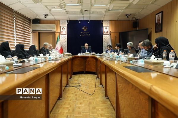 دیدار جمعی از خیرین سلامت کشور با وزیر آموزش و پرورش