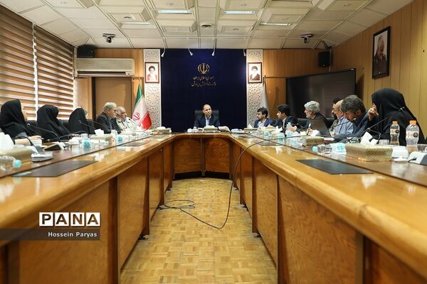دیدار جمعی از خیرین سلامت کشور با وزیر آموزش و پرورش