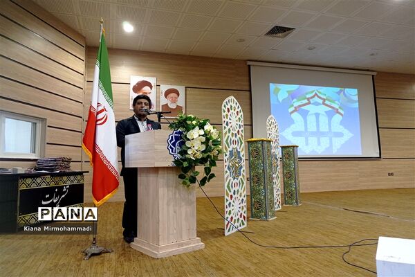تجلیل از برگزیدگان مسابقات قرآنی و سفیران سلامت ناحیه 4