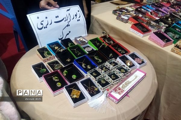 حضور پرشور دانش‌آموزان و بانوان فرهنگی در رویداد سما