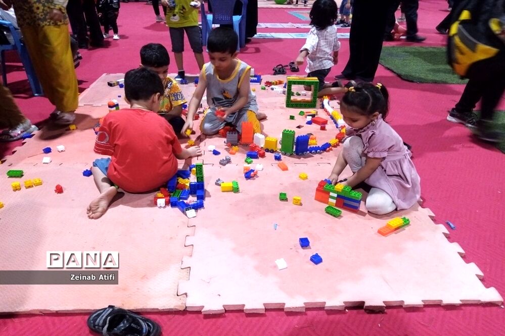 حضور پرشور دانش‌آموزان و بانوان فرهنگی در رویداد سما