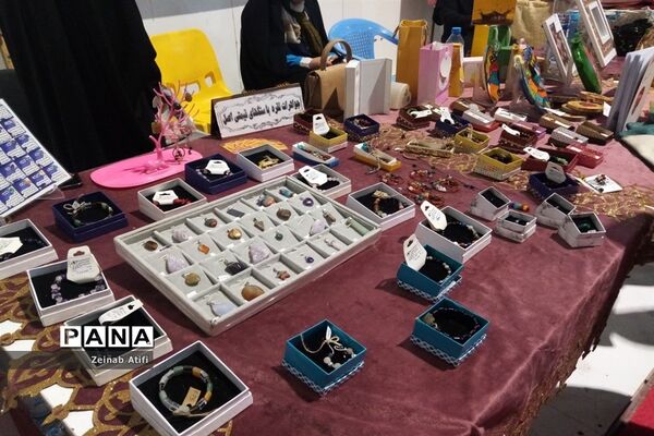 حضور پرشور دانش‌آموزان و بانوان فرهنگی در رویداد سما