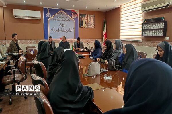 تقدیر از قهرمانان و عوامل اجرایی مسابقات آمادگی جسمانی بانوان ادارات شهرستان رباط کریم