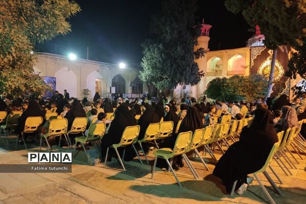 آیین سیاه‌پوشان و تربت‌خوران در حرم مطهر حضرت علی بن حمزه(ع)
