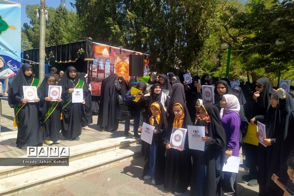 اجتماع دانش‌آموزی عاشقان قرآن در کاشمر